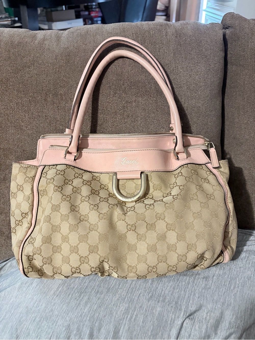 Gucci Shoulder Bag with matching wallet